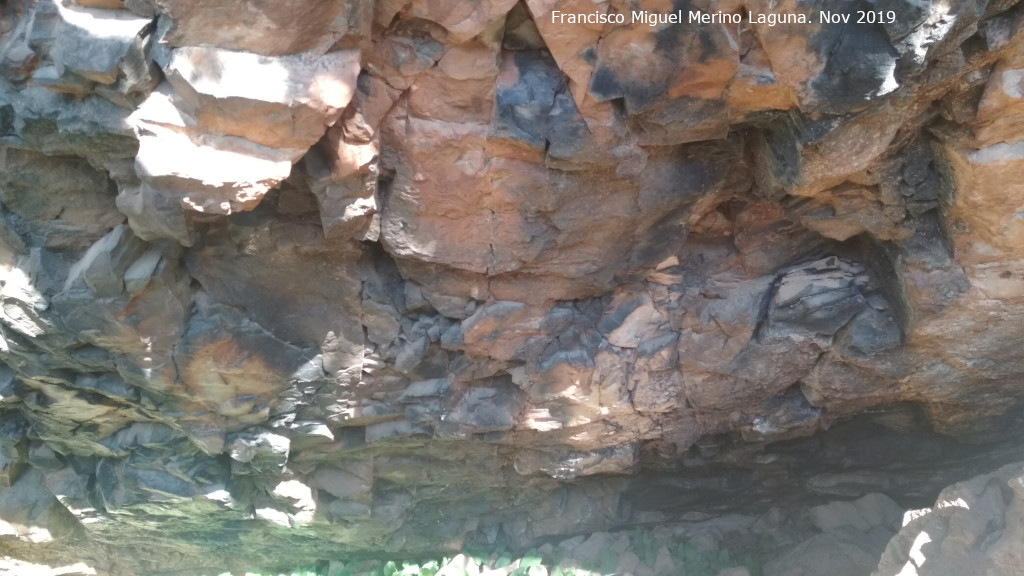 Pinturas rupestres del Cimbarrillo de Mar�a Antonia II - Pinturas rupestres del Cimbarrillo de Mar�a Antonia II. Techo del abrigo