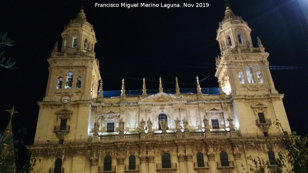 Catedral de Jan. Fachada - Catedral de Jan. Fachada. De noche