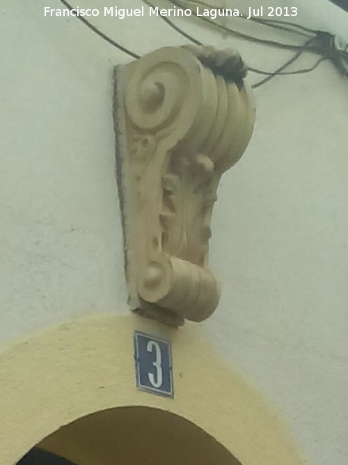 Casa de la Calle Adarves Altos n� 3 - Casa de la Calle Adarves Altos n� 3. M�nsula decorativa