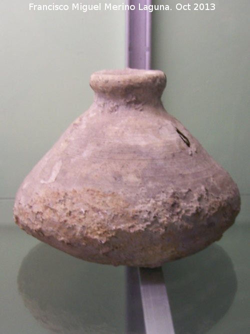 Plaza Llanete - Plaza Llanete. Vasija para iluminaci�n. Museo San Antonio de Padua - Martos