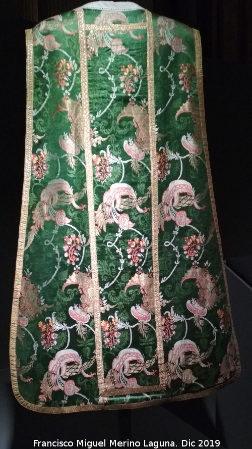 Catedral de Ja�n. Sacrist�a - Catedral de Ja�n. Sacrist�a. Casulla de 1705-1710