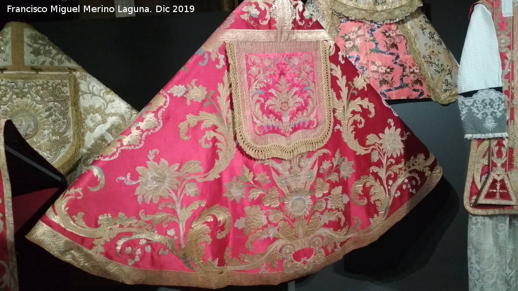 Catedral de Ja�n. Sacrist�a - Catedral de Ja�n. Sacrist�a. Capa pluvial de San Eufrasio 1789