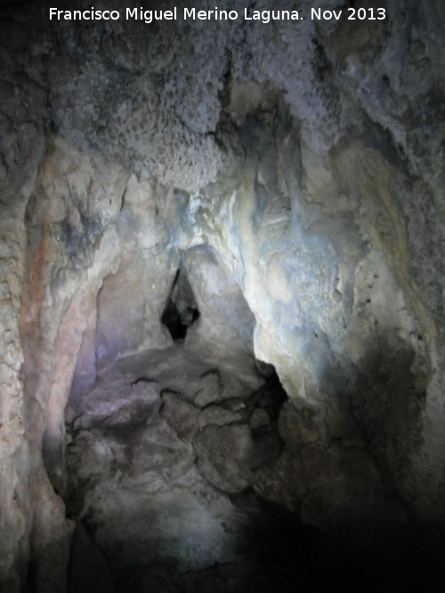 Santuario prehist�rico de la Cueva de Golliat - Santuario prehist�rico de la Cueva de Golliat. Hornacina con forma de punta de flecha