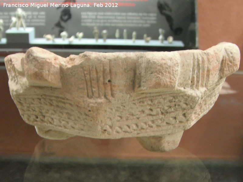 Barrio medieval de la Calle San Vicente - Barrio medieval de la Calle San Vicente. Brasero siglos XII-XIII. Museo Provincial de Ja�n