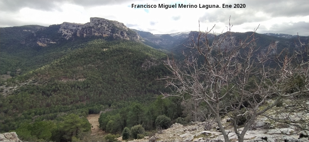 Poyos de la Mesa - Poyos de la Mesa. Desde los Riscos del Mailar