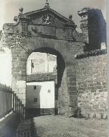 Muralla de Jan. Puerta del ngel. Foto antigua
