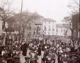 Calle Corredera de San Fernando. Cofrad�a de la Humildad, subiendo la Corredera en los a�os veinte del siglo XX. De Emilio Talavera