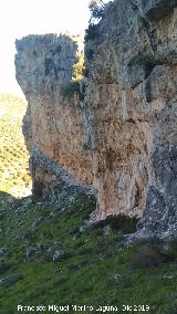 La Cerradura. Paredes rocosas bajo el poblado del cobre