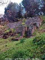 Fuente del Barranco de la Niebla. Construcciones por encima de la fuente
