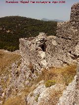Castillo de Arenas. Recinto Inferior. Torre�n de tapial