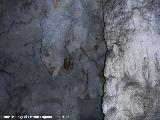 Cueva de los Esqueletos. Estalagmitas en formaci�n