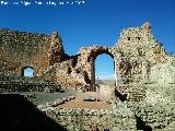 Calatrava la Vieja. Alczar. Algibe musulmn, portillo y arco triunfal
