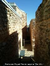 Calatrava la Vieja. Alczar. Espacio entre la iglesia y la muralla