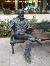 Estatua de Pedro Antonio de Alarcn. 