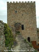 Castillo de la Coracera. Muralla. Adarve