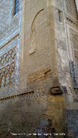 Catedral del Salvador. Parroquieta. Esquina