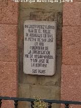 Monumento a Madre Petra de San Jos�. Placa