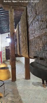 Alc�zar de Jerez. Molino de Aceite. Viga del molino