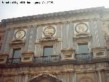 Alhambra. Palacio de Carlos V. Decoraci�n alta de la portada principal