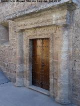 Alhambra. Palacio de Carlos V. Puerta lateral que da enfrente de los Palacios Nazar�es