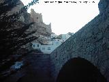 Puente Romano. Castillo al fondo