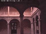 Palacio de los Condes de Cirat. Patio
