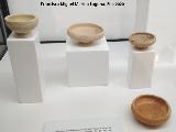 Palacio ibero del Cerro de la Merced. Vasos posiblemente utilizados como lucernas. Exposici�n en el Museo Ibero de Ja�n