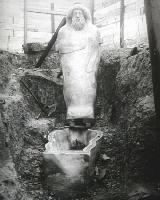 Primer sarcófago fenicio encontrado. 1887 Historia de Cádiz. Primer sarcófago fenicio encontrado. 1887